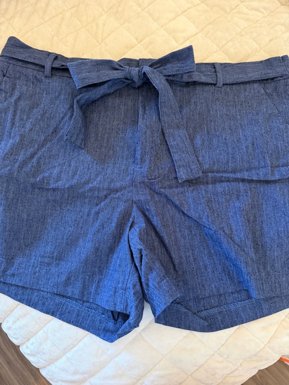 NWT Banana Republic Women's Navy Blue classic Tie-Waist Shorts 4” size 14